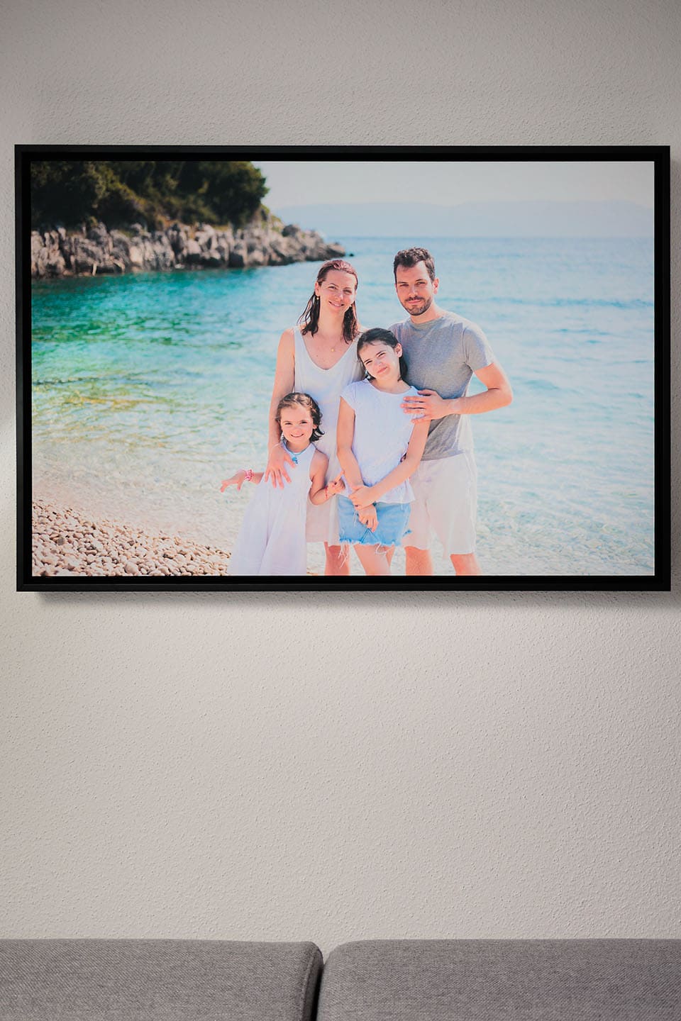 Tirage photo famille grand format encadré au mur — photographe famille Alsace